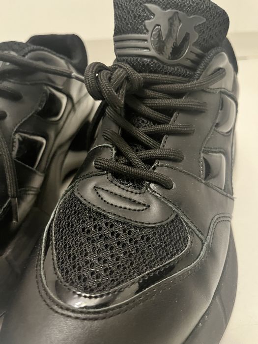 Czarne sneakersy Pinko