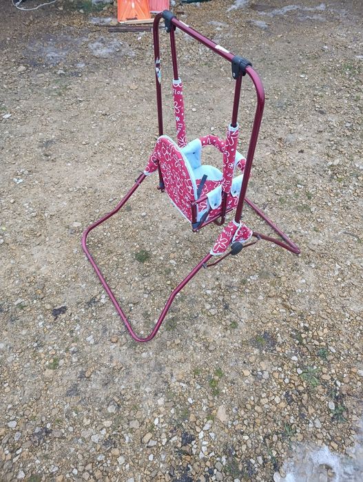 Huśtawka dla dziecka na stelażu