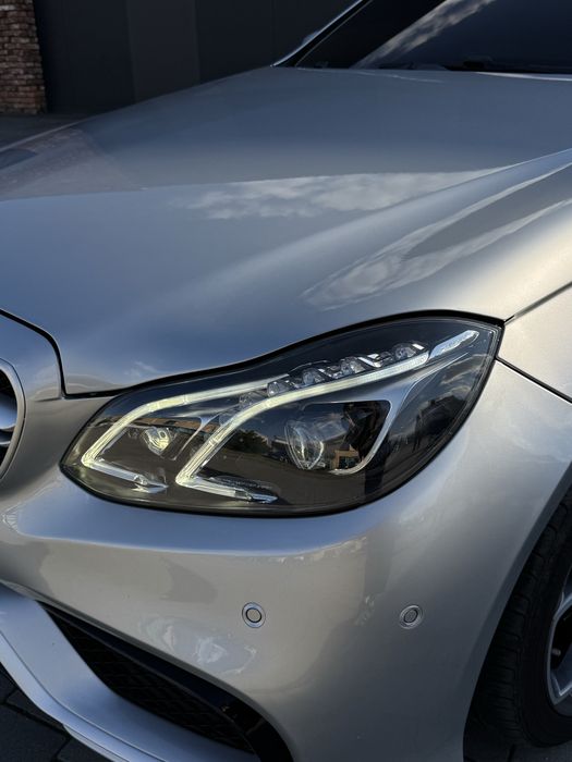 Mercedes-Benz E250 4 Matic