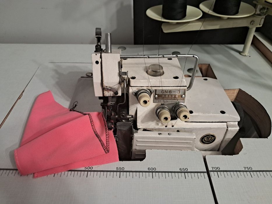 Overlock 3-nitkowy przemysłowy