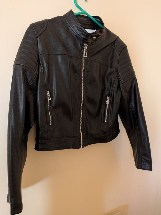 Blusão Bershka em polipele (L)