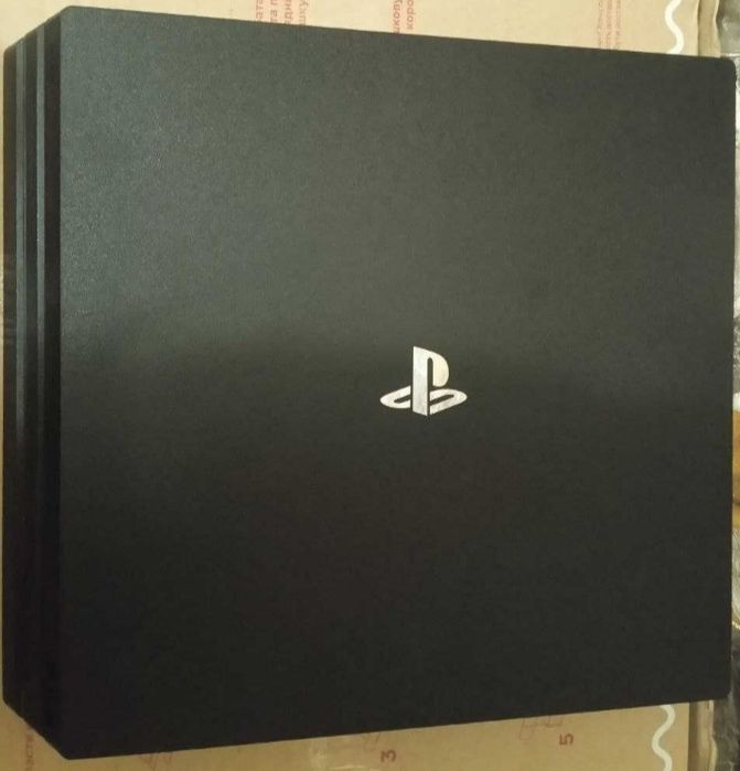 Ігрова приставка PS-4 pro 1 TB