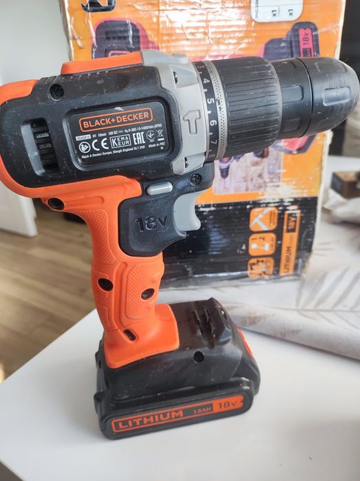 Wiertarko-wktetarka Black+Decer udar 18v