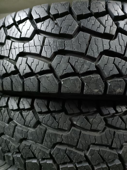 Pneus  235/85/16