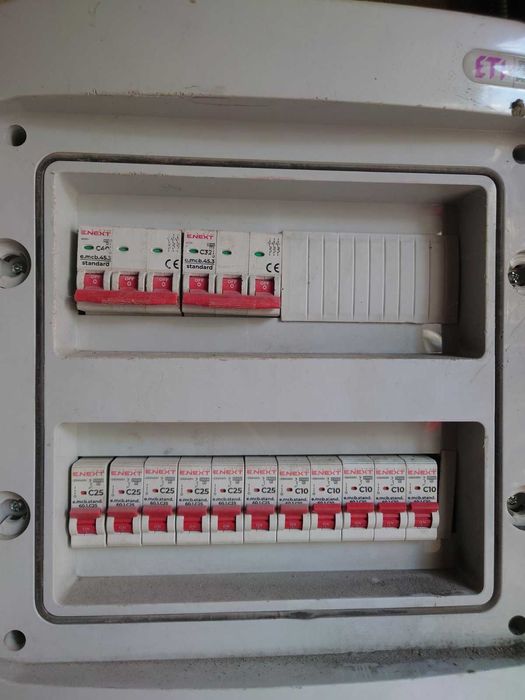 Гараж на  Олени Степанівни