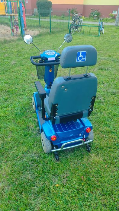 Czterokołowy elektryczny wózek inwalidzki CTM HS-580