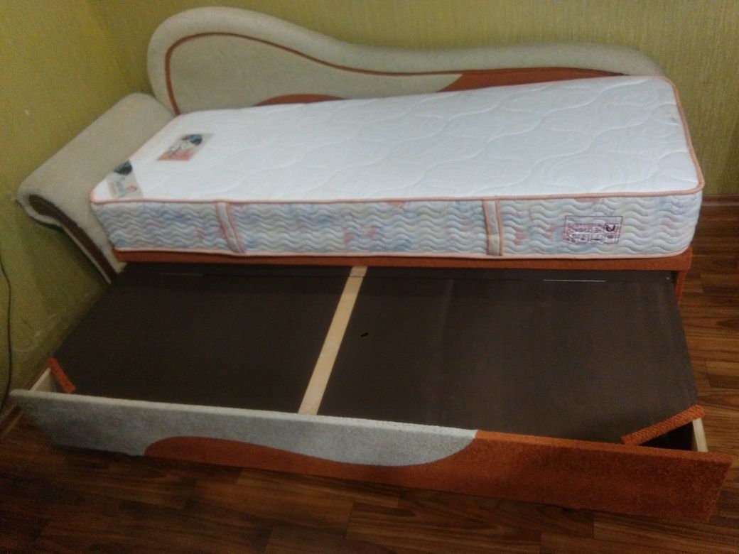 Кровать с ортопедическим матрасом б/у: 5 500 грн. - Мебель для спальни ...