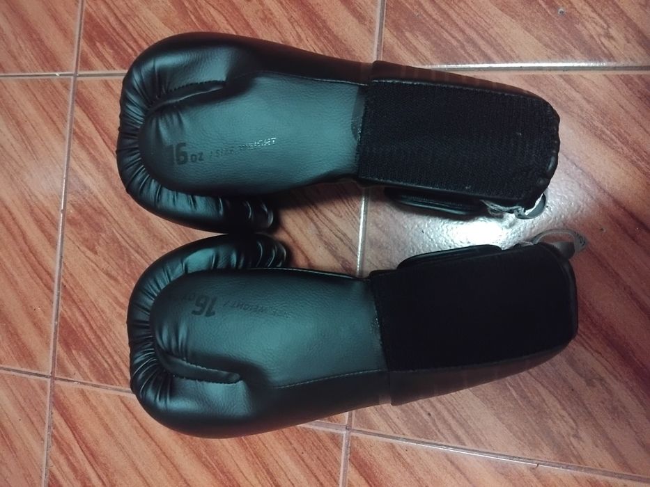 Luvas de boxe como novas