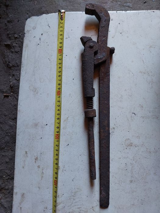 Ключ трубный газовый плашкодержатель