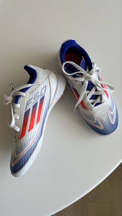 Кросівки буци adidas