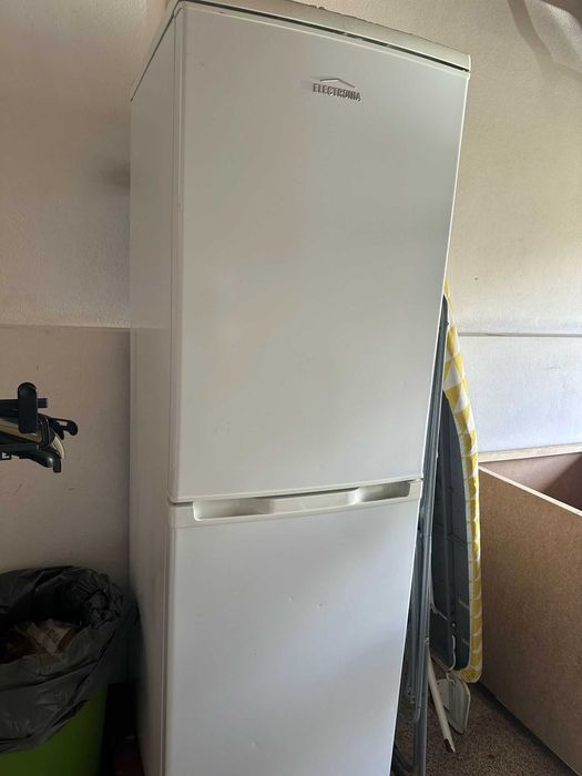 Frigorífico Combinado Electronia em bom estado