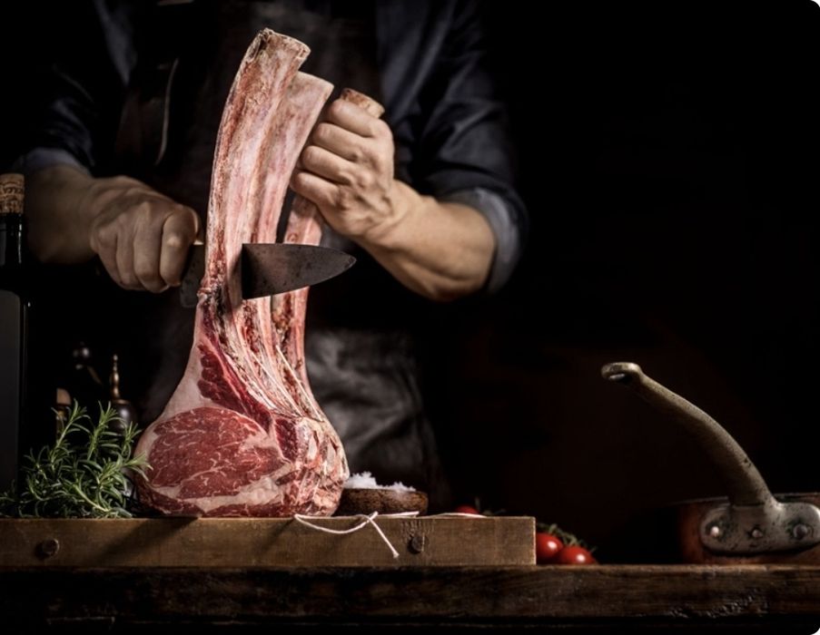 Обвальщик - резчик, рубщик, жиловщик мяса