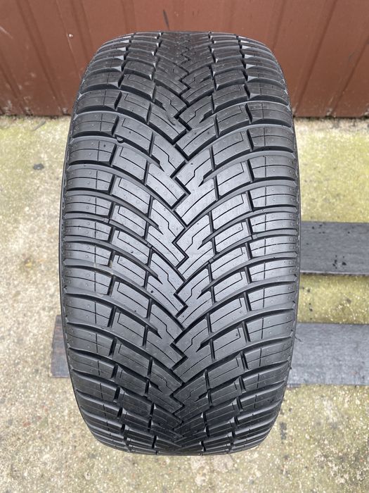 Opona 215/45r16 Pirelli All Season Cinturato TM SF 2