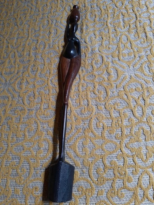 Estatueta africana em ébano