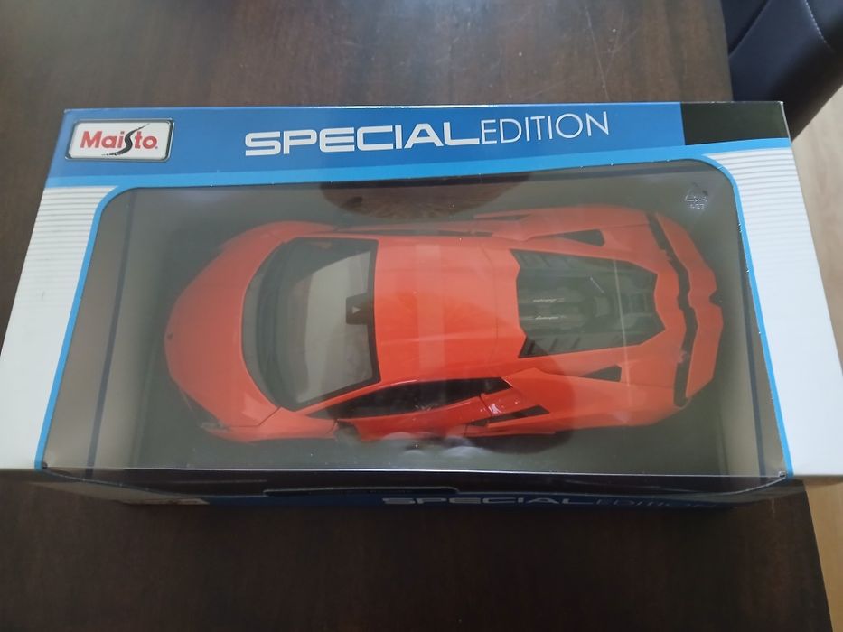 Lanborghini Revuelto escala 1.18