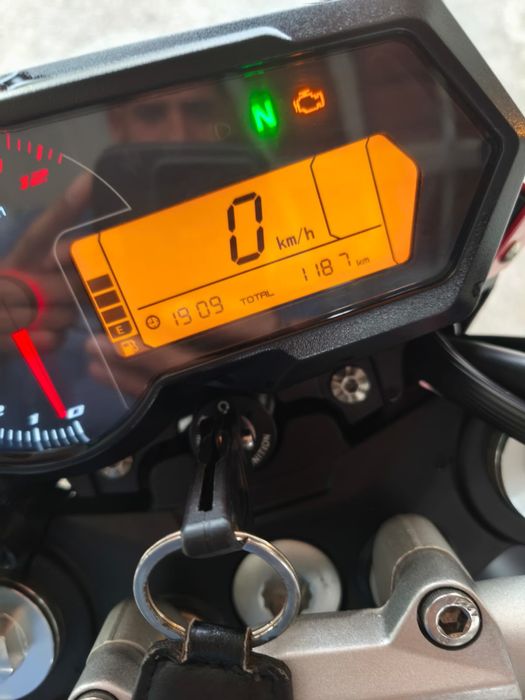 Benelli TNT 125 como nova