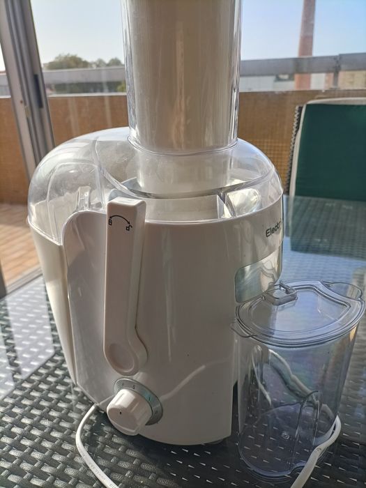 Máquina de sumos electric co