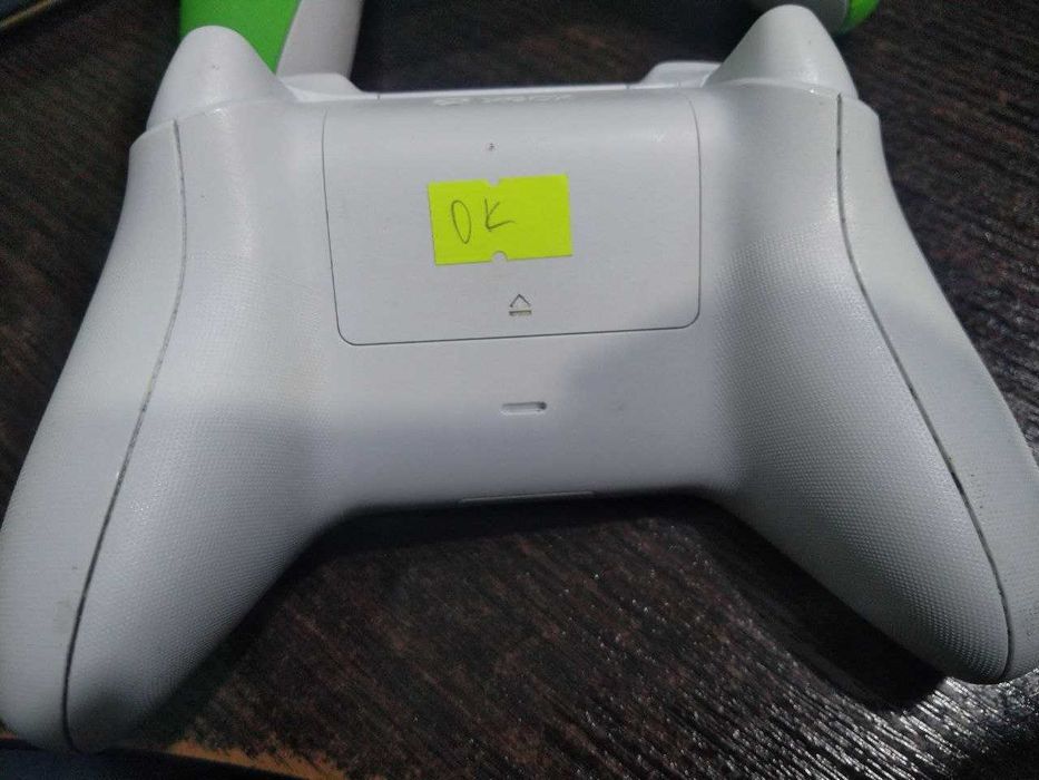 Геймпад Microsoft XboxCoreWireless Gaming Controller Robot, Німеччина