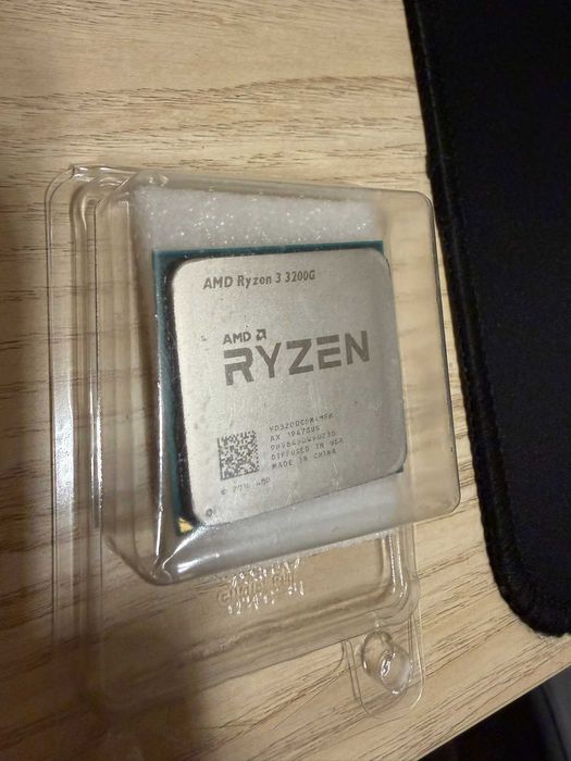 AMD Ryzen 3 3200G