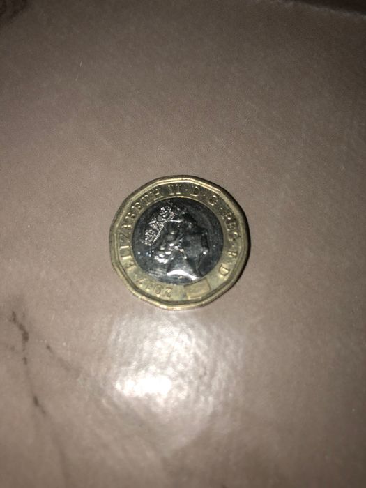 Moeda one pound 2017