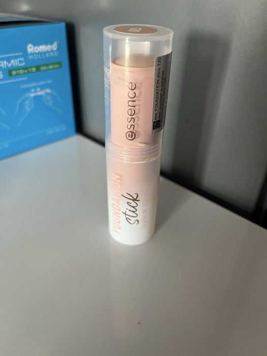 Podkład w sticku essence 120 w sztyfcie