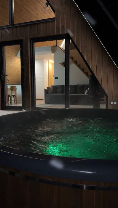 A-frame з чаном джакузі, Тустань
