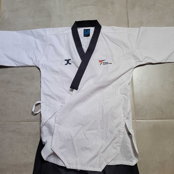 Dobok de competição taekwondo