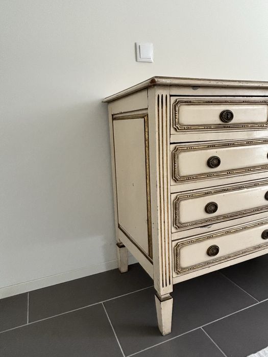 Vendo Cómoda Estilo Clássico