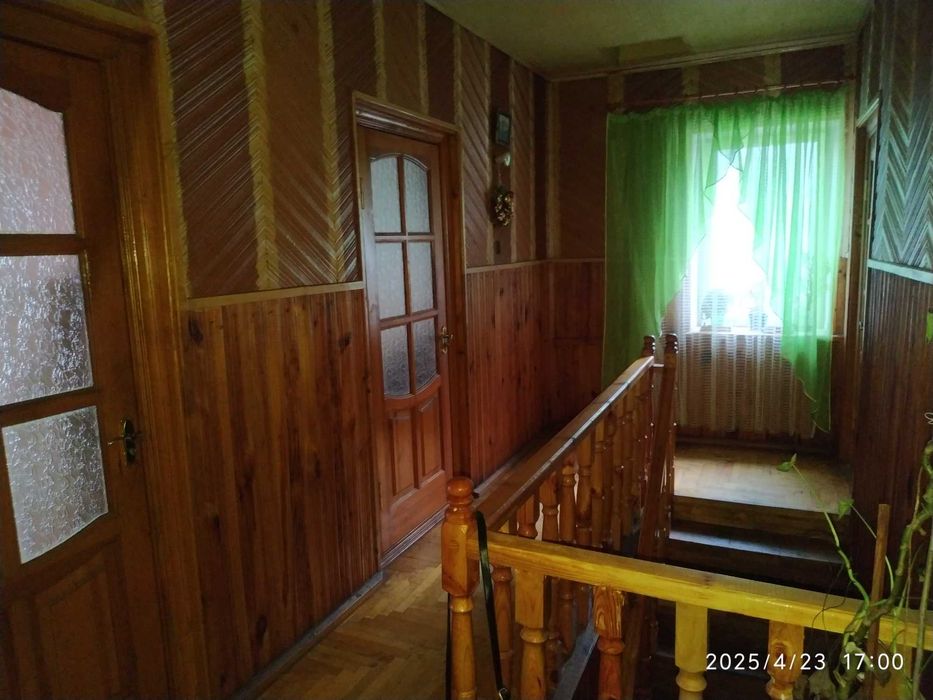 Продам 1/2 житлового будиноку.