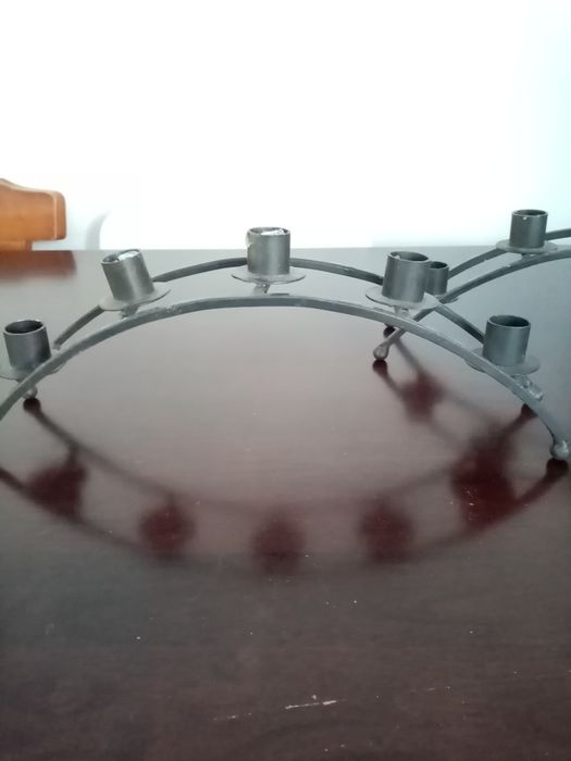 2 candelabros em ferro forjado