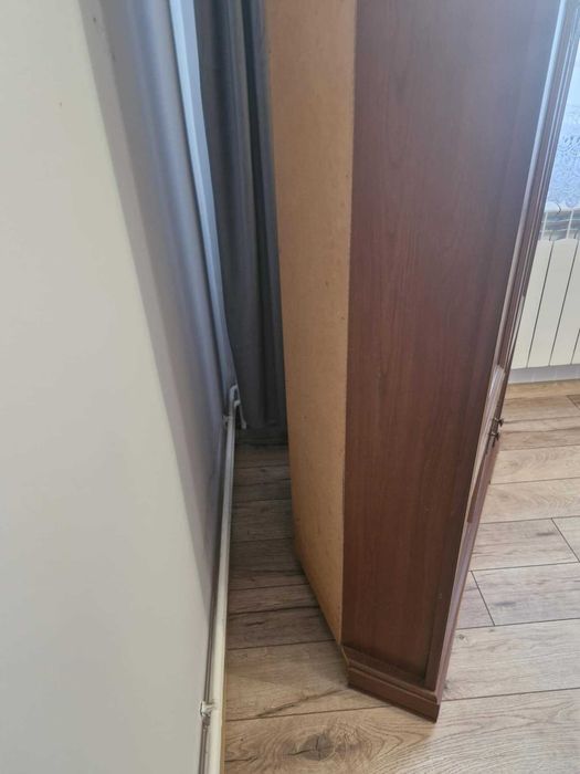 Witryna narożna do salonu