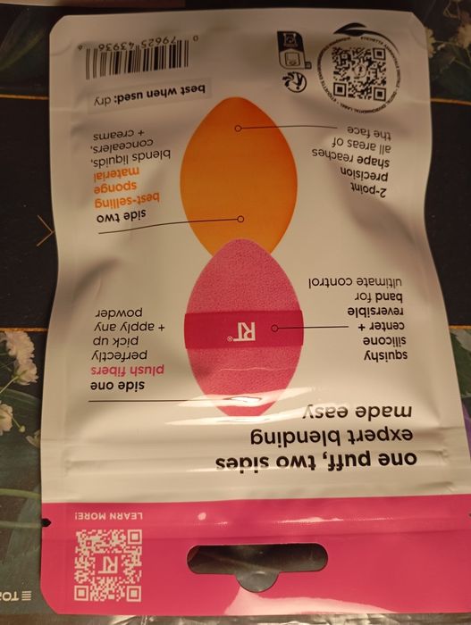 Real Techniques miracle 2 -in -1 powder puff