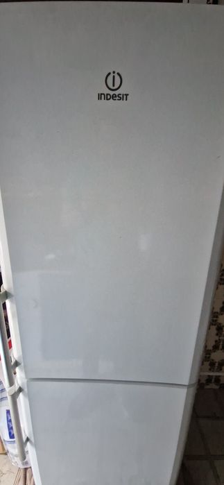 Frigorífico combinado Indesit