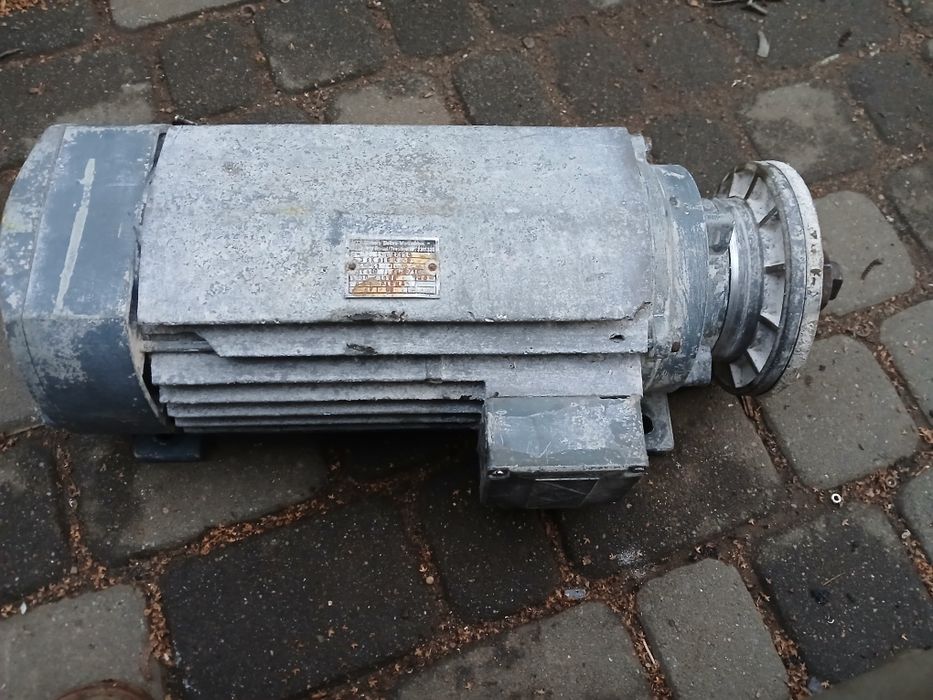 Silnik  jamnik  dwu biegoŵy 1400 ,2800