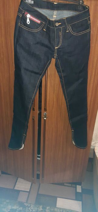 джинси жіночі Італія