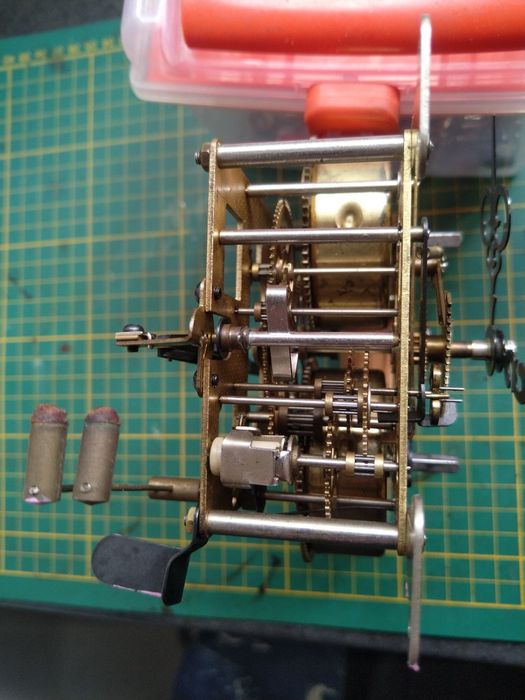 Mechanizm do zegara wiszacego