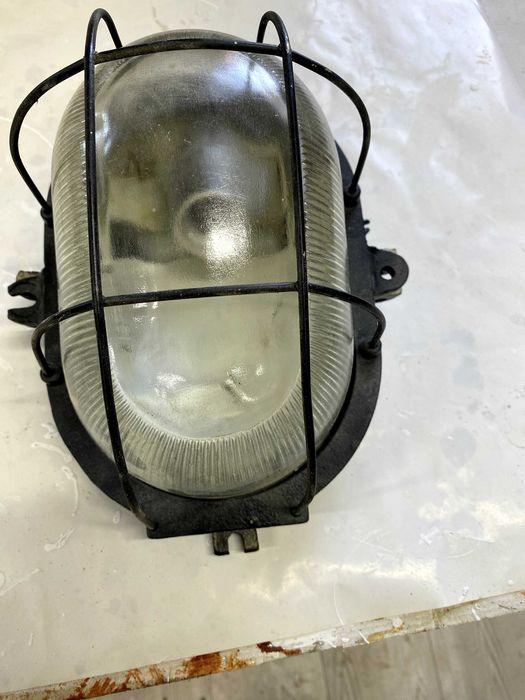 stare lampy przemysłowe