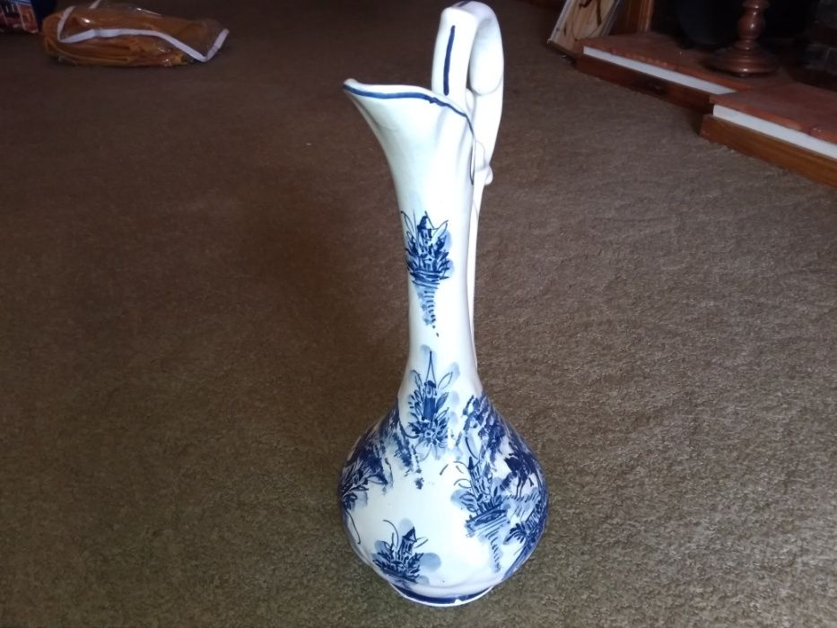 Jarro com bacia pintado ã mão