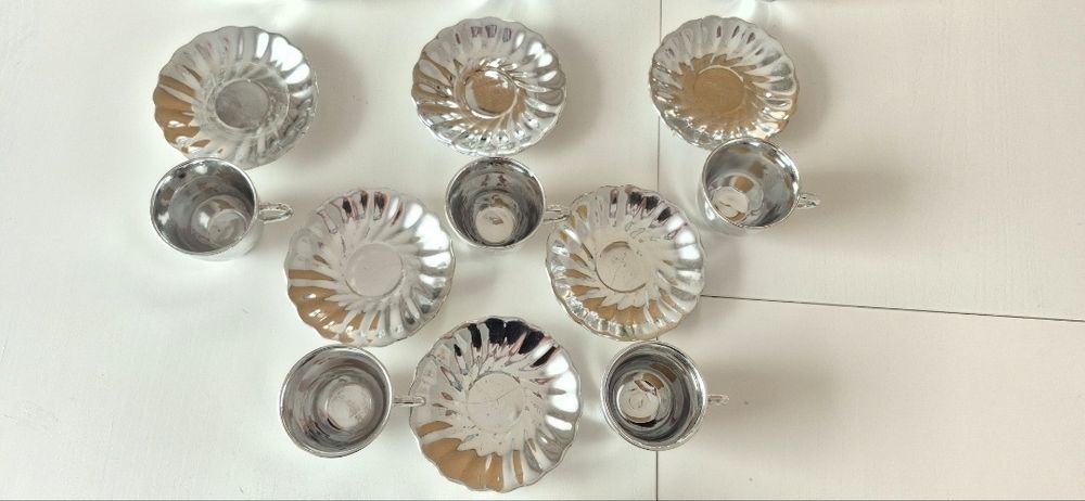 Ekskluzywny japoński serwis do kawy – 15-elementowa perła dla konesera