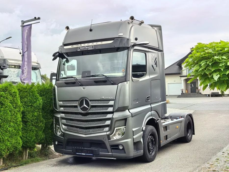 Mercedes-Benz