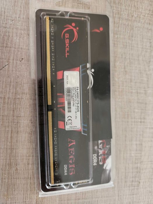 Оперативна пам'ять G.Skill DDR4 2400 4 ГБ Aegis (F4-2400C17S-4GIS)