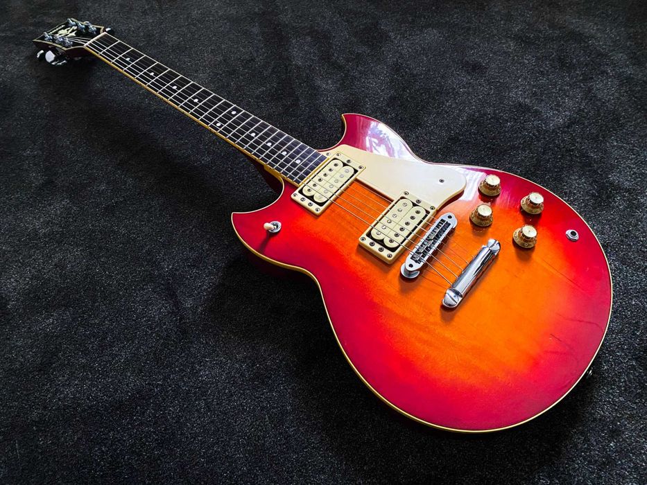 N.hr YAMAHA SG800 Yamaha SG-800 Persimmon Red | The Music Zoo