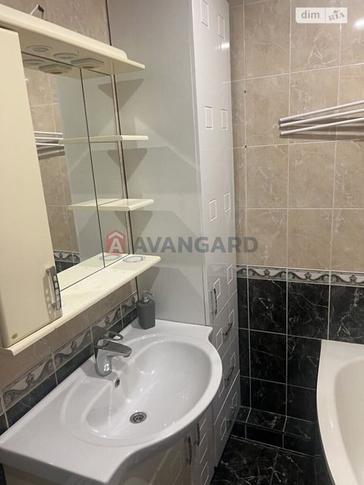 Продам 4 кім квартиру бульвар Центральний 23