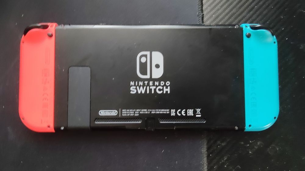 Konsola Nintendo Switch pełny komplet