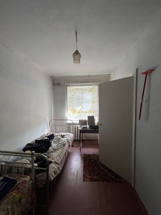 Продаж Тесленка 20, площа Володимира Великого, пл. Артема, під ремонт