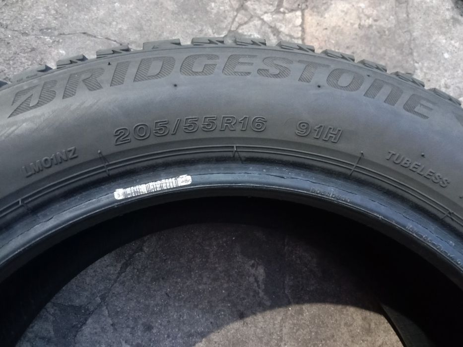 Шини всесезон/зима 205/55-R16 Bridgestone
