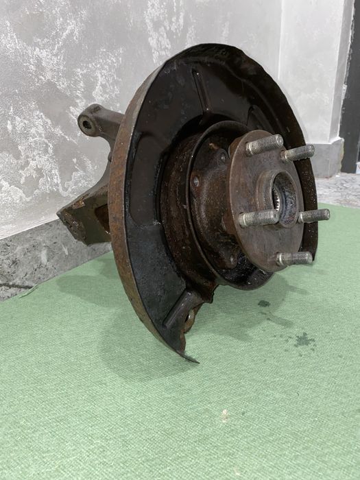 Цапфа Ступиця в зборв задня права  subaru legasy b15