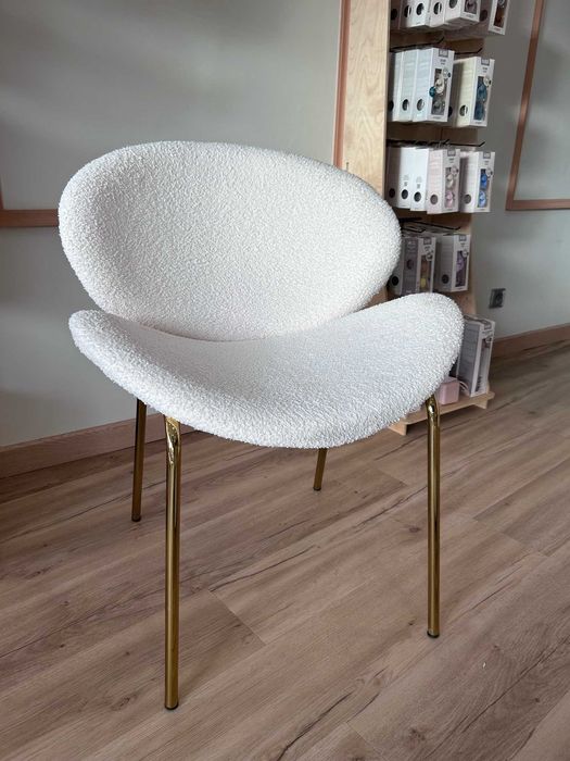 Cadeiras SKLUM – bouclé bege claro com pés dourados – como novas – 50€