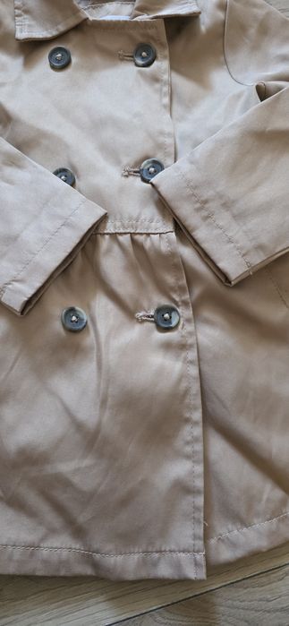 Nowy płaszczyk wiosenny dla dziewczynki