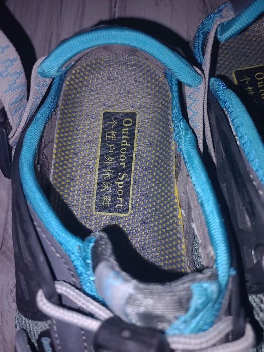 Buty sportowe górskie na wędrówki 36